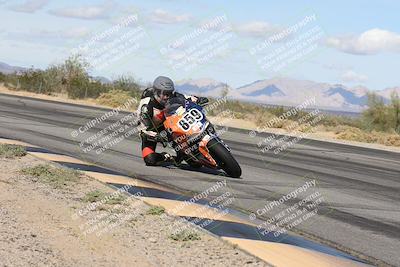 media/Nov-16-2025-Race Pace (Sun) [[8c5fa54630]]/Verified Riders/4-Turn 3 Inside (1050am)/